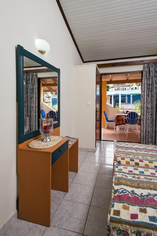 Blue Lagoon Roda  Exterior photo